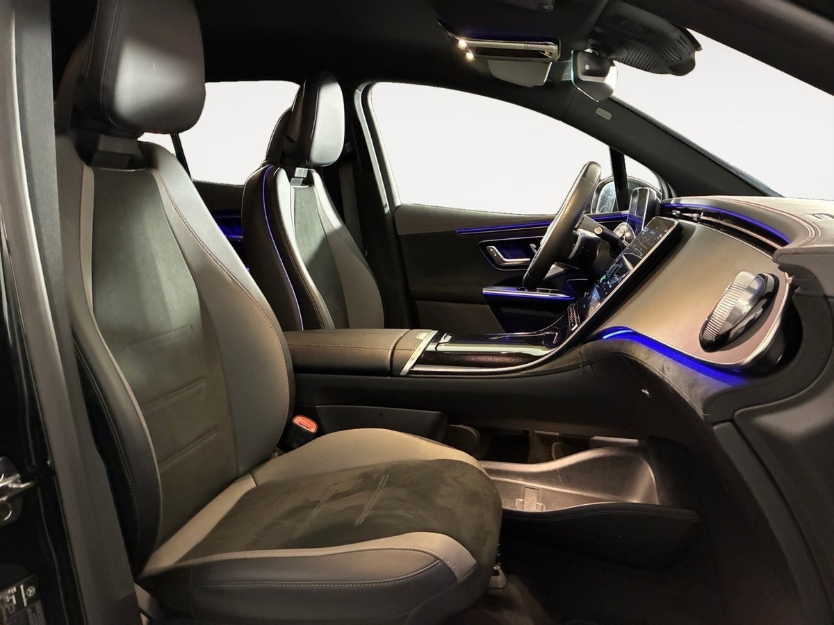 Grøn Mercedes EQE350 SUV fra 2024