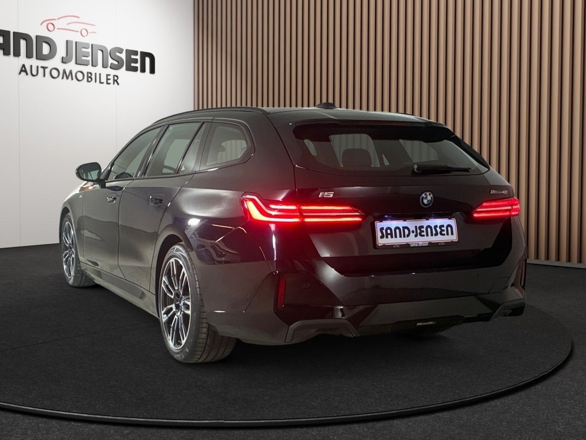 Sort BMW i5 fra 2025