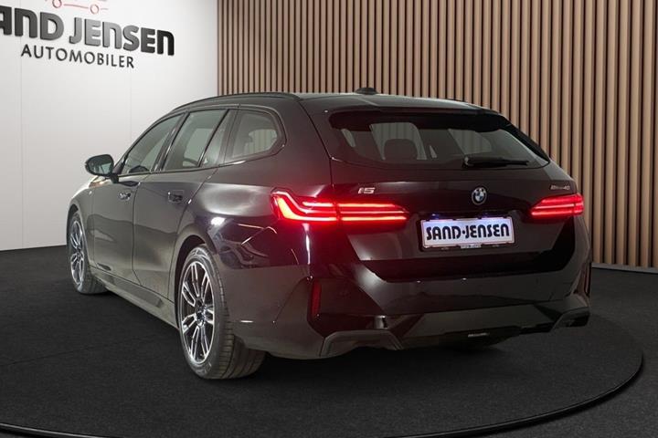 Sort BMW i5 fra 2025