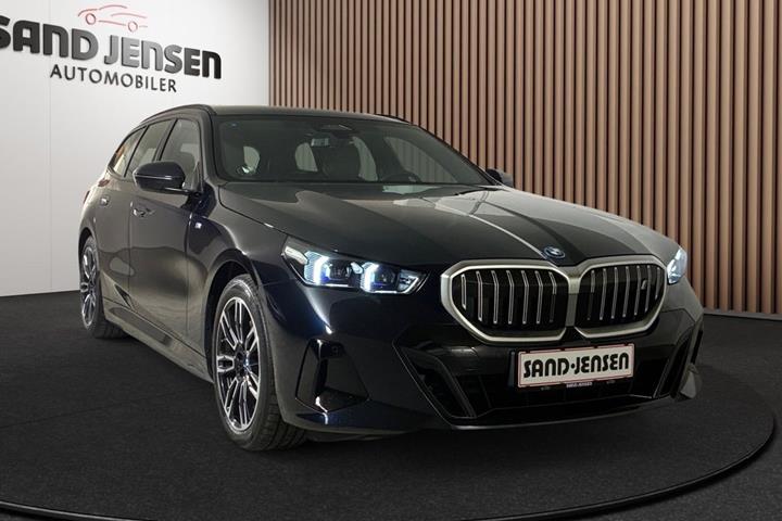 Sort BMW i5 fra 2025