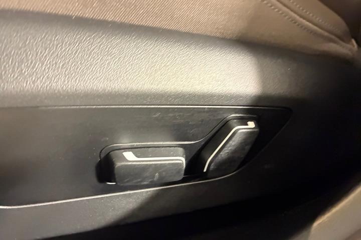 Sort BMW i5 fra 2025