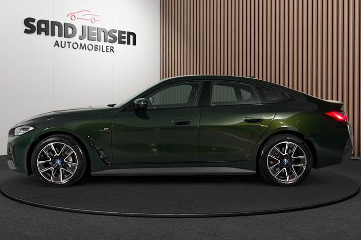 Grøn BMW i4 fra 2024