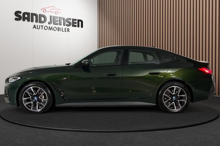 Grøn BMW i4 fra 2024