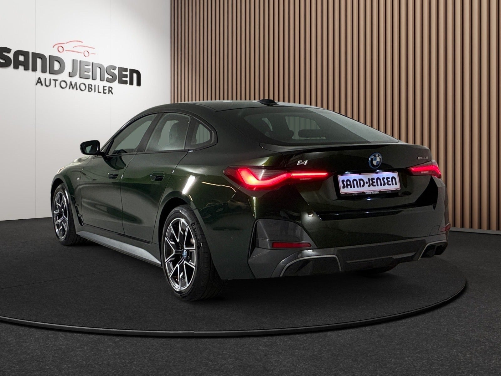 Grøn BMW i4 fra 2024