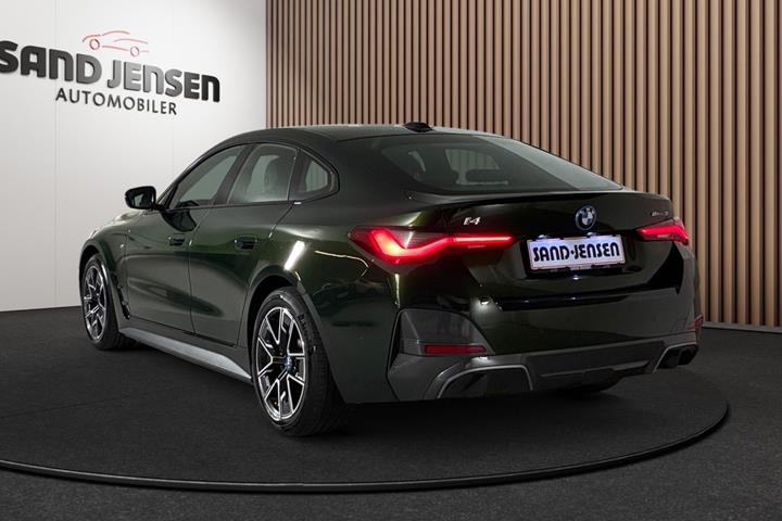 Grøn BMW i4 fra 2024
