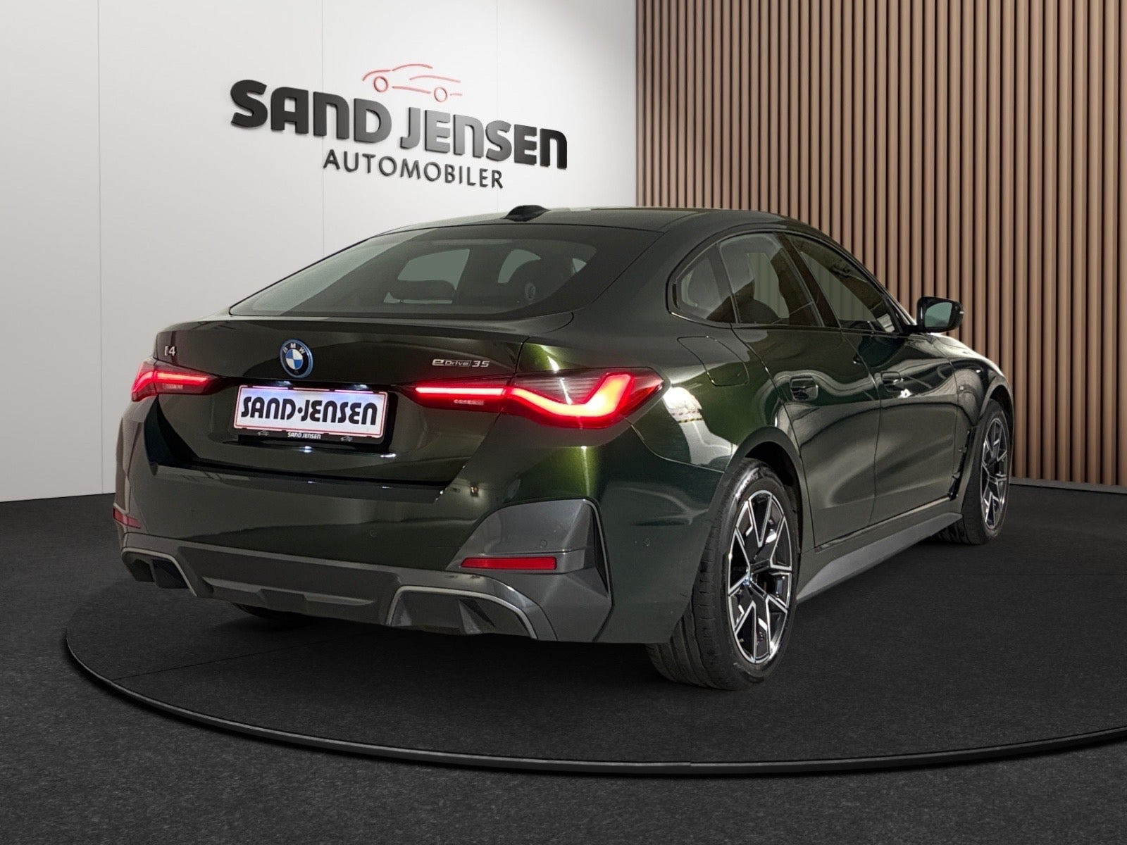 Grøn BMW i4 fra 2024