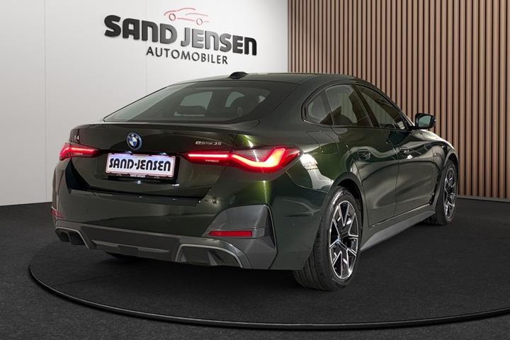 Grøn BMW i4 fra 2024