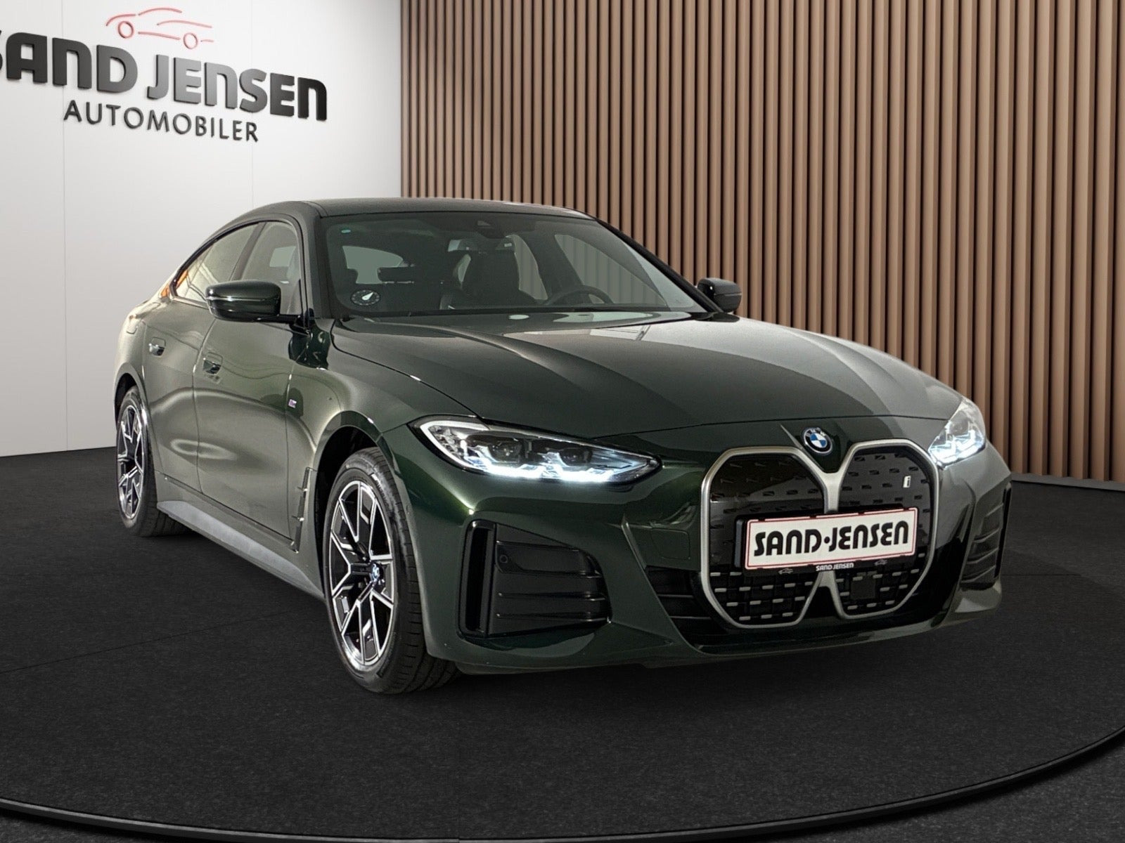 Grøn BMW i4 fra 2024