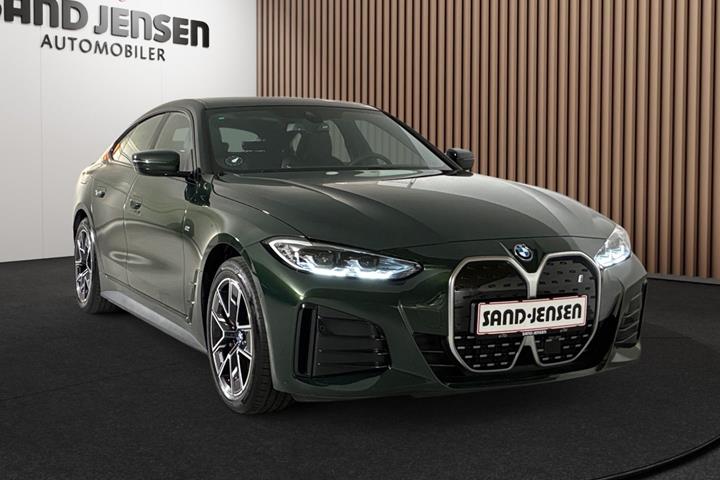 Grøn BMW i4 fra 2024