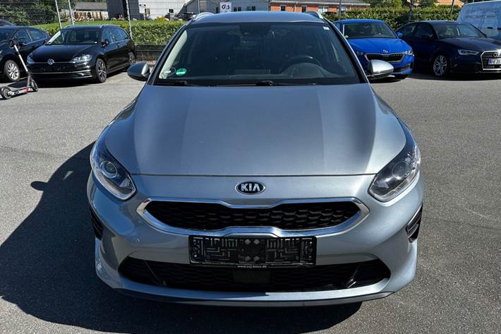 Sølv Kia Ceed fra 2021