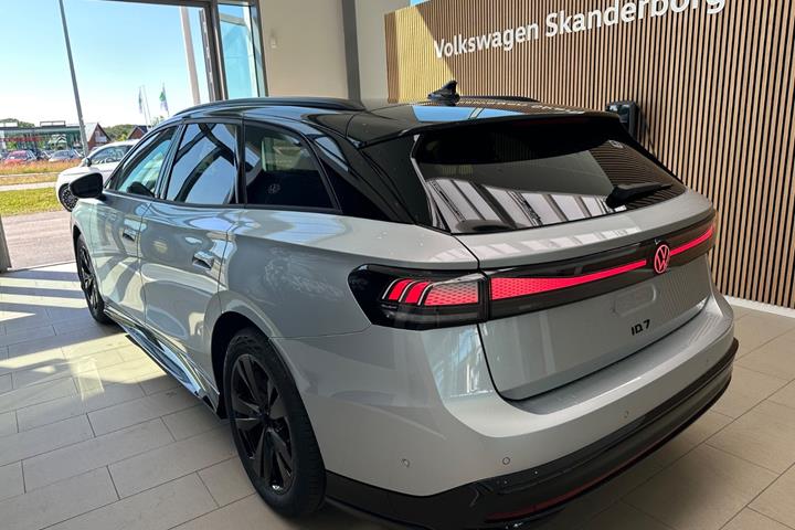 Sølv VW ID.7 fra 2026