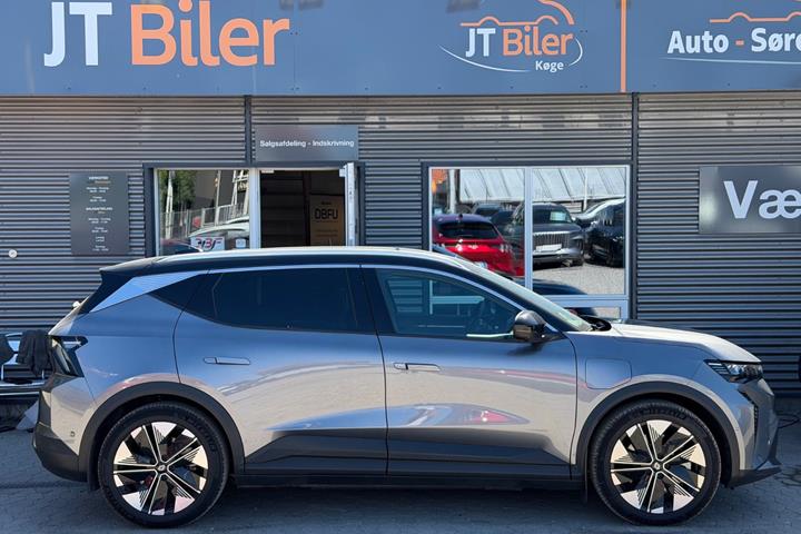 Grå Renault Scenic E-Tech fra 2024