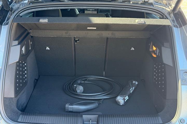Grå Renault Scenic E-Tech fra 2024