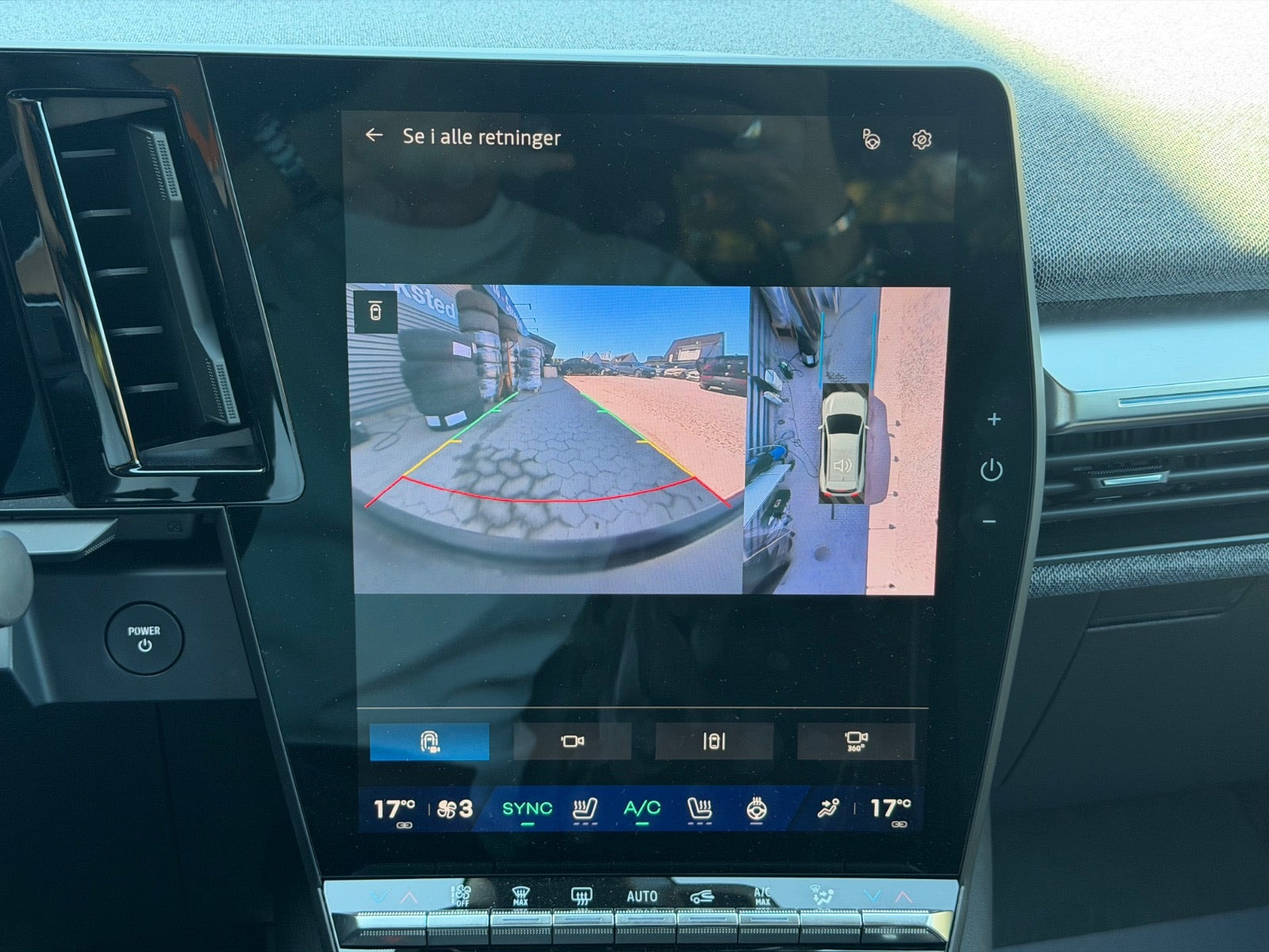 Grå Renault Scenic E-Tech fra 2024