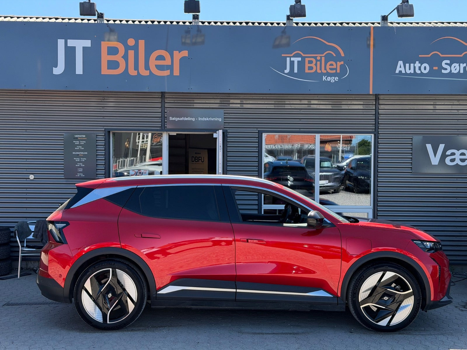 Rød Renault Scenic E-Tech fra 2024