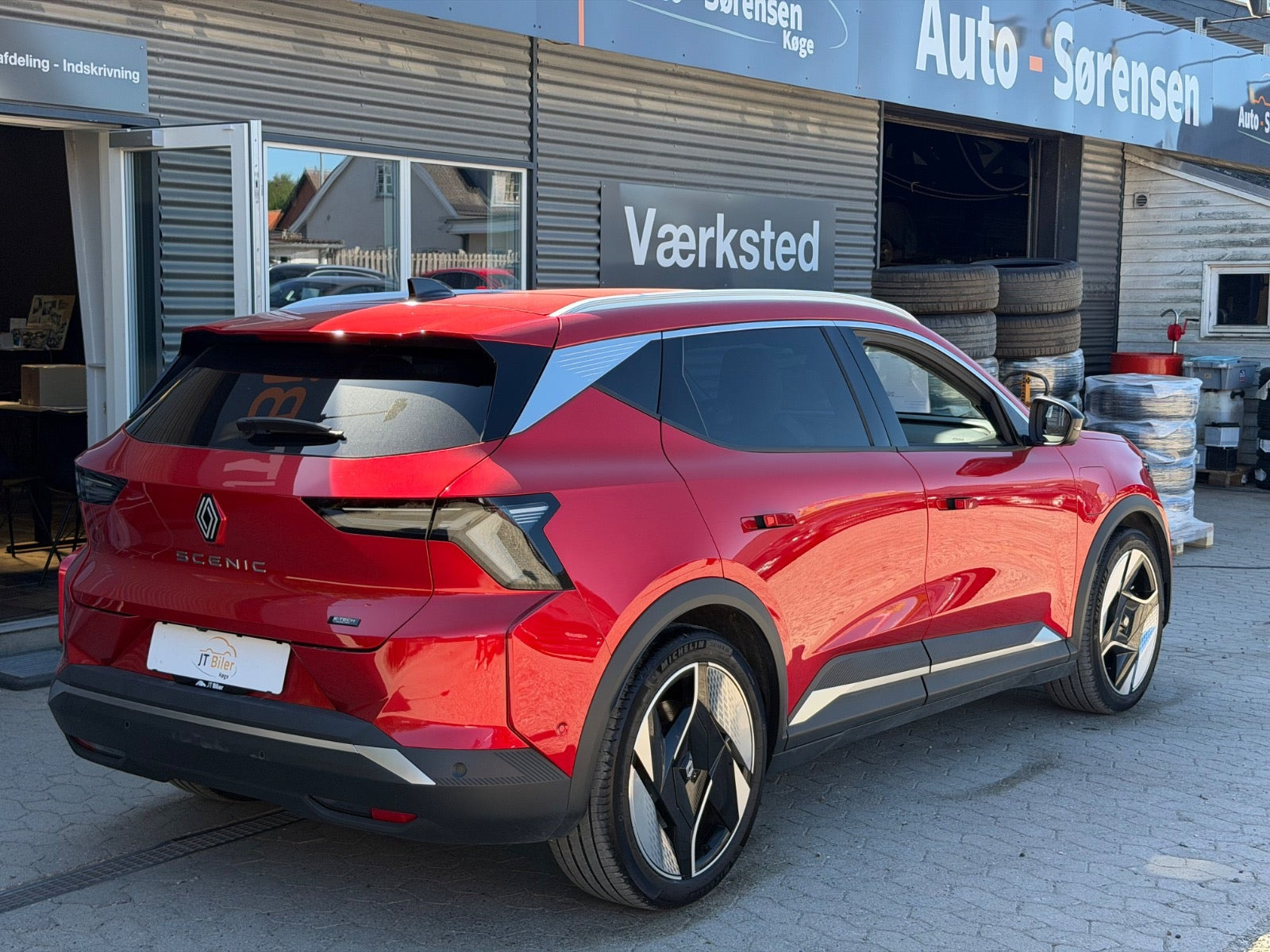 Rød Renault Scenic E-Tech fra 2024