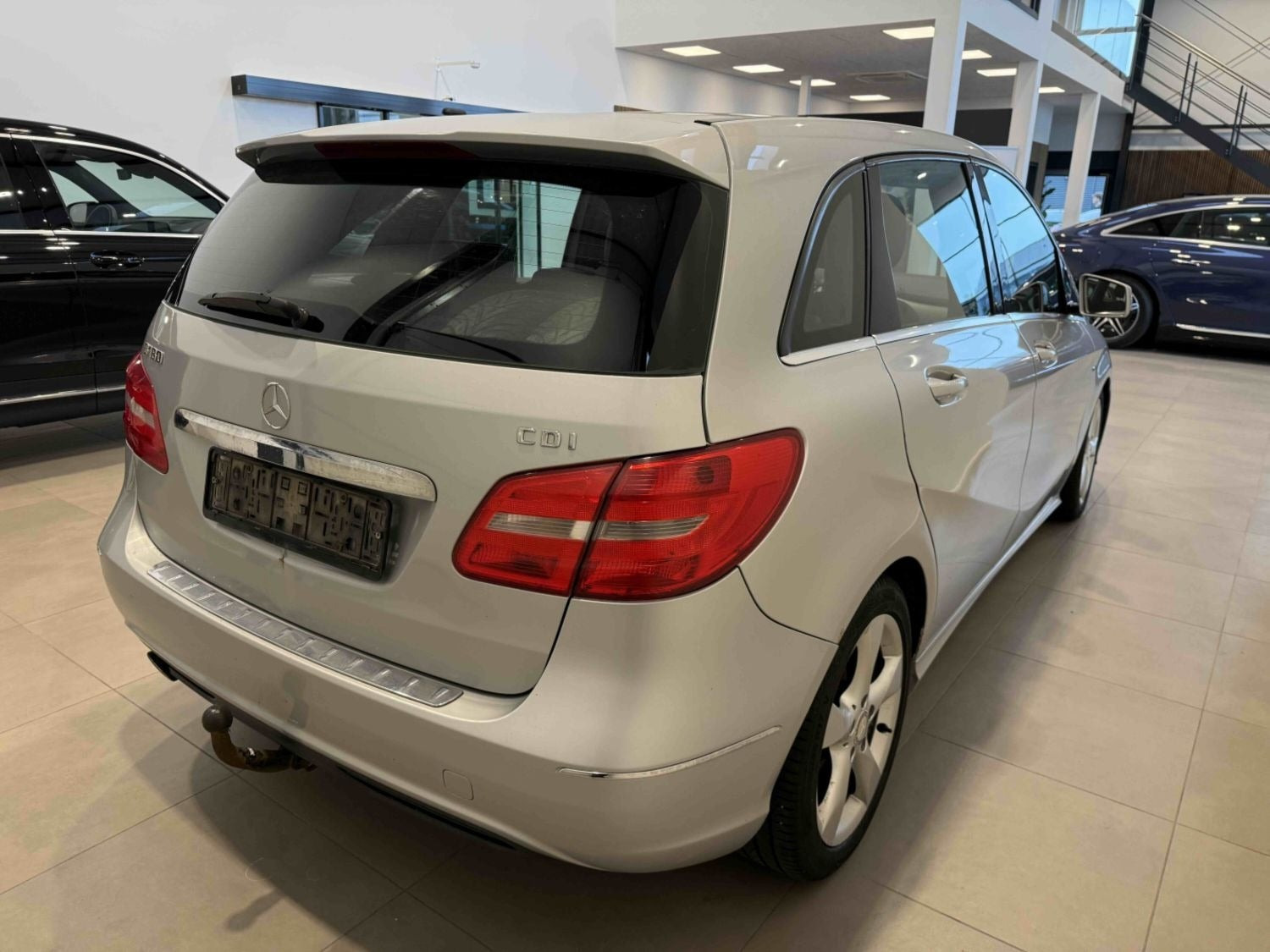 Sort Mercedes B180 fra 2012