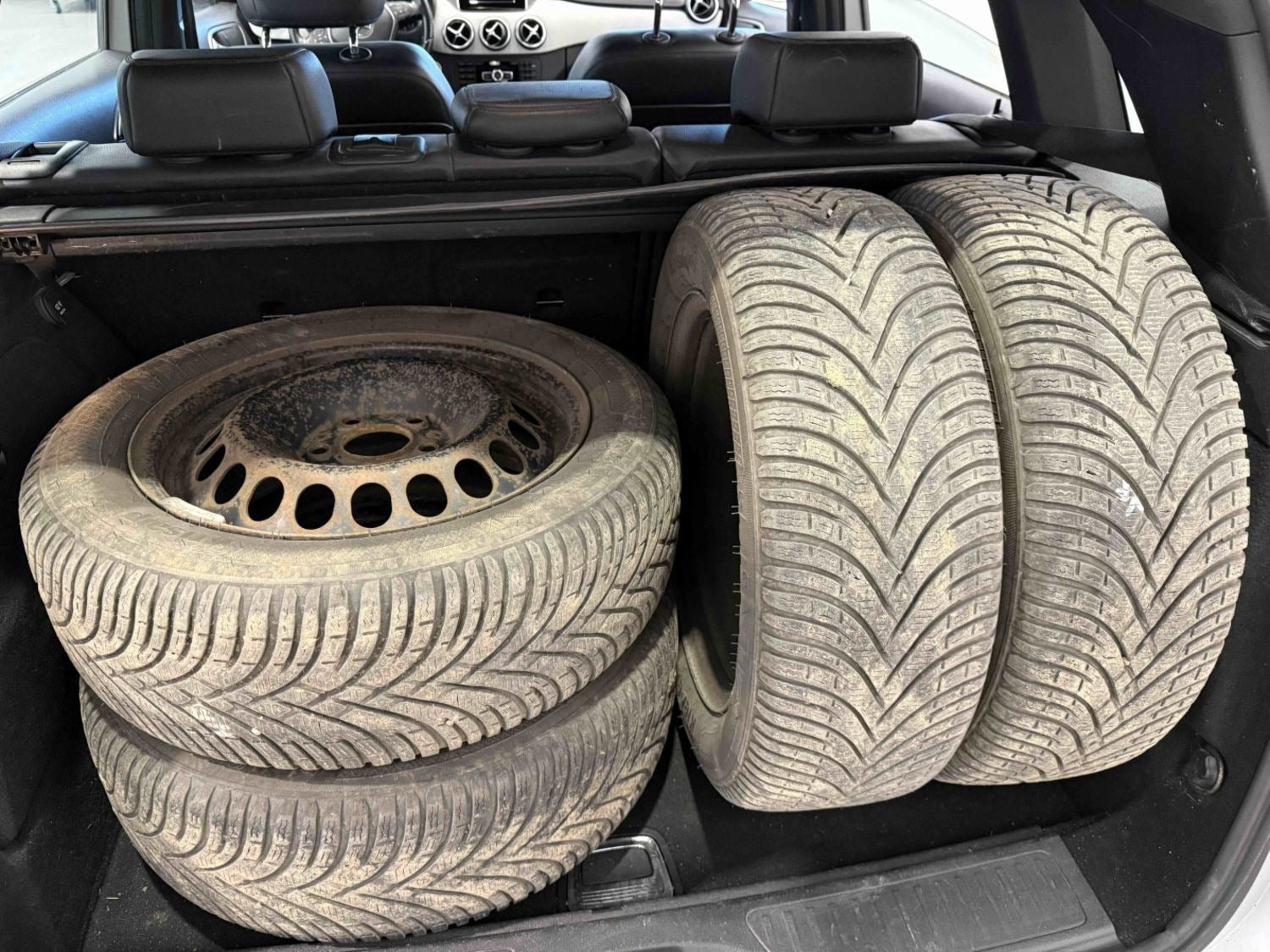 Sort Mercedes B180 fra 2012