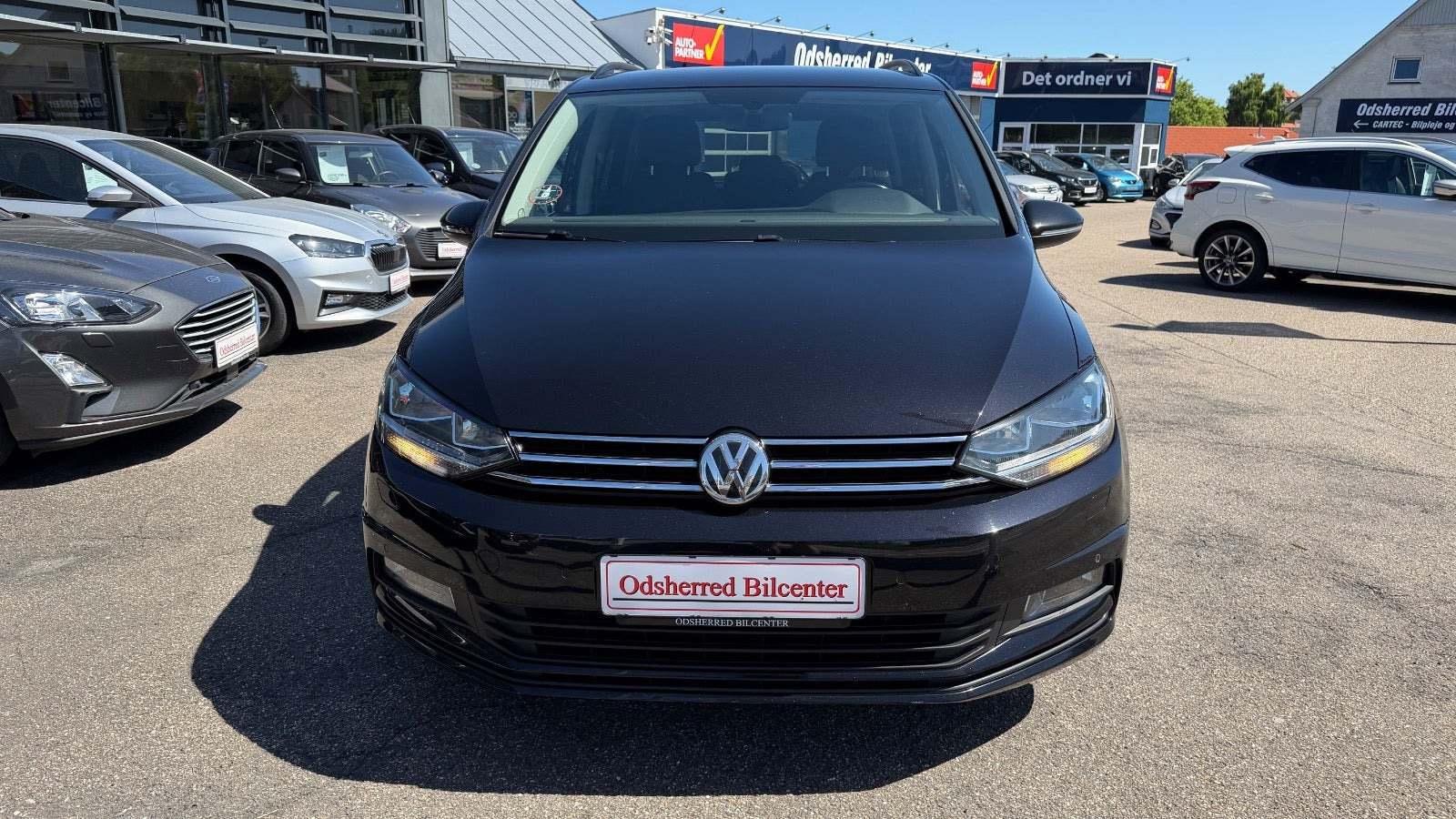 Sort VW Touran fra 2017