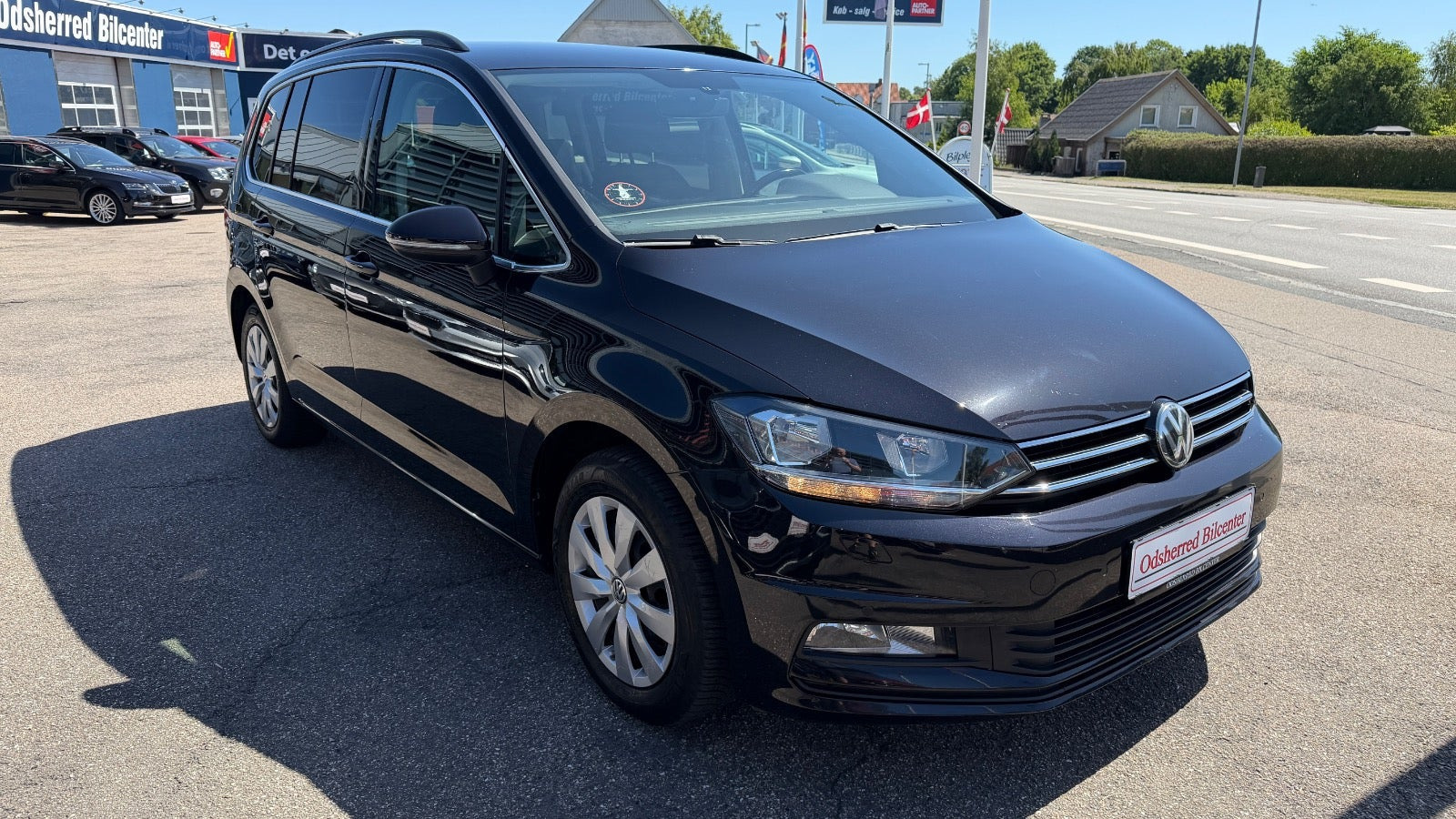 Sort VW Touran fra 2017