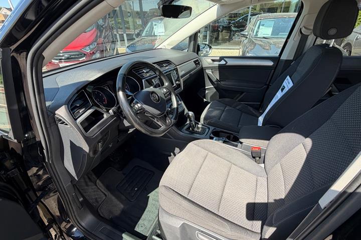 Sort VW Touran fra 2017