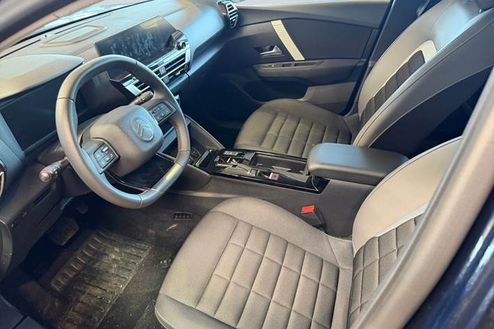 Blå Citroën ë-C4 X fra 2025
