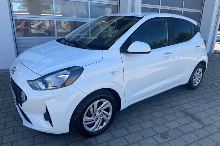 Hvid Hyundai i10 fra 2022