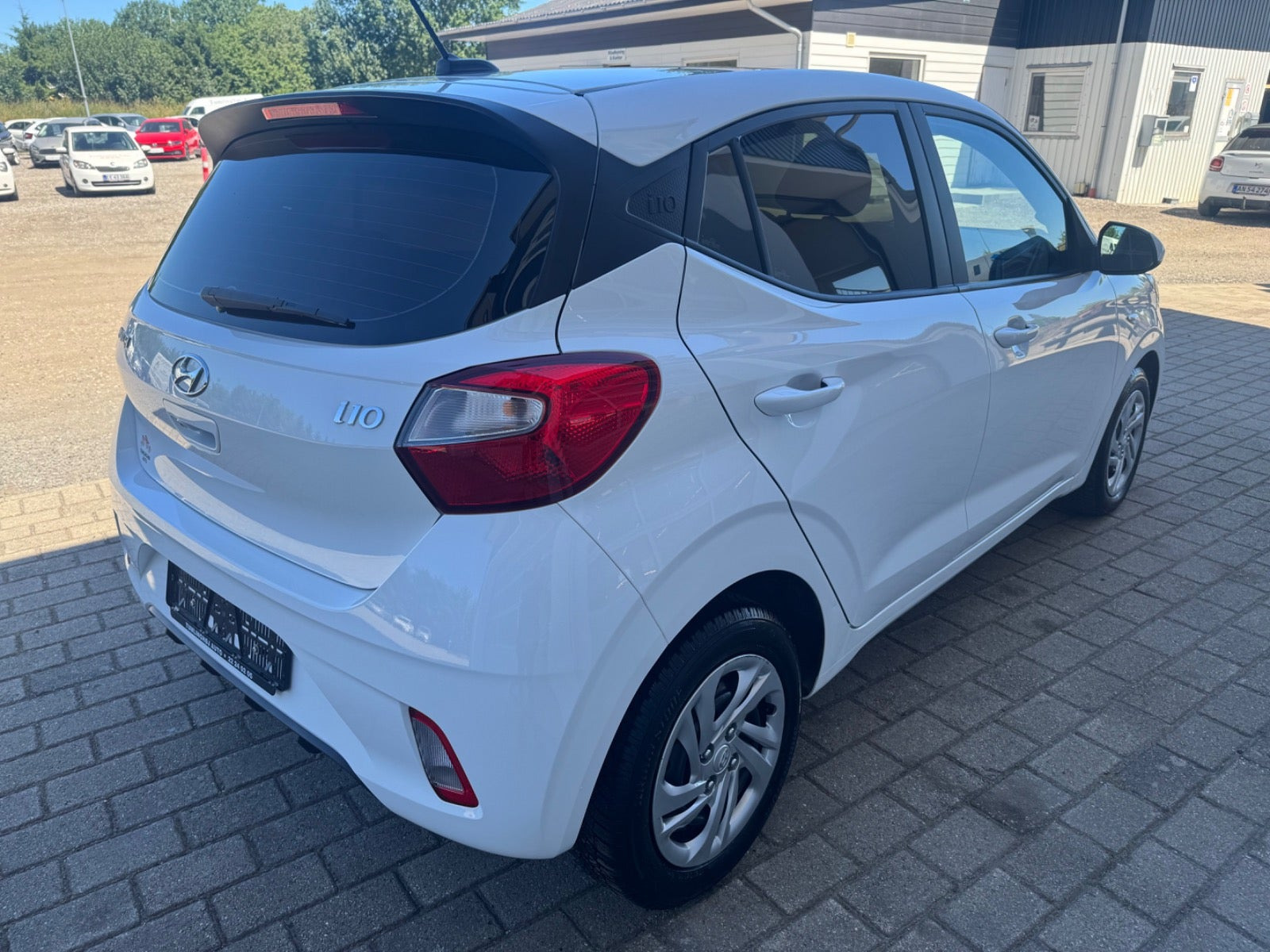 Hvid Hyundai i10 fra 2022