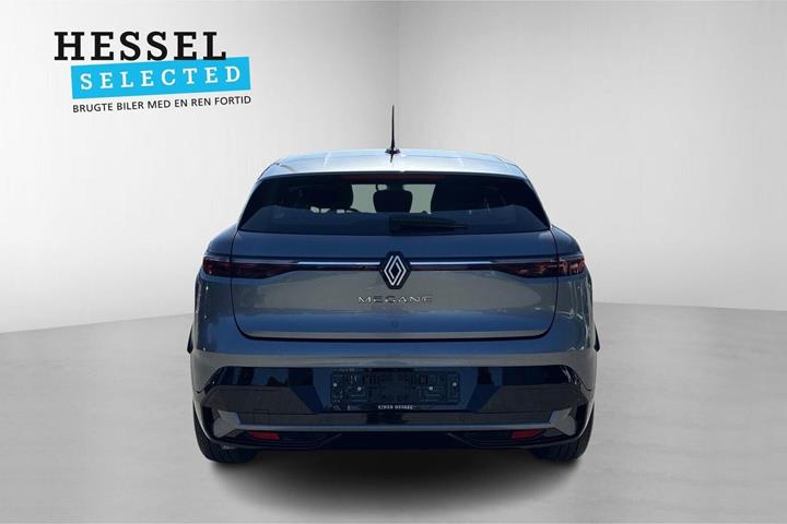Grå Renault Megane E-Tech fra 2023