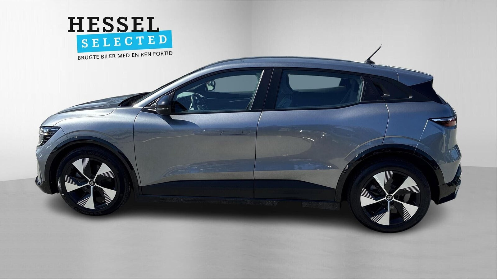 Grå Renault Megane E-Tech fra 2023