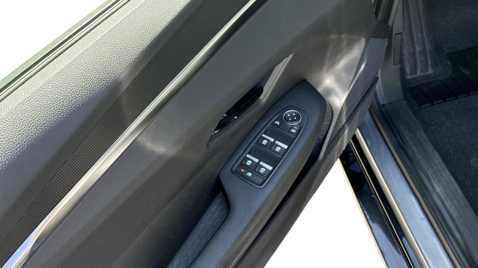 Grå Renault Megane E-Tech fra 2023