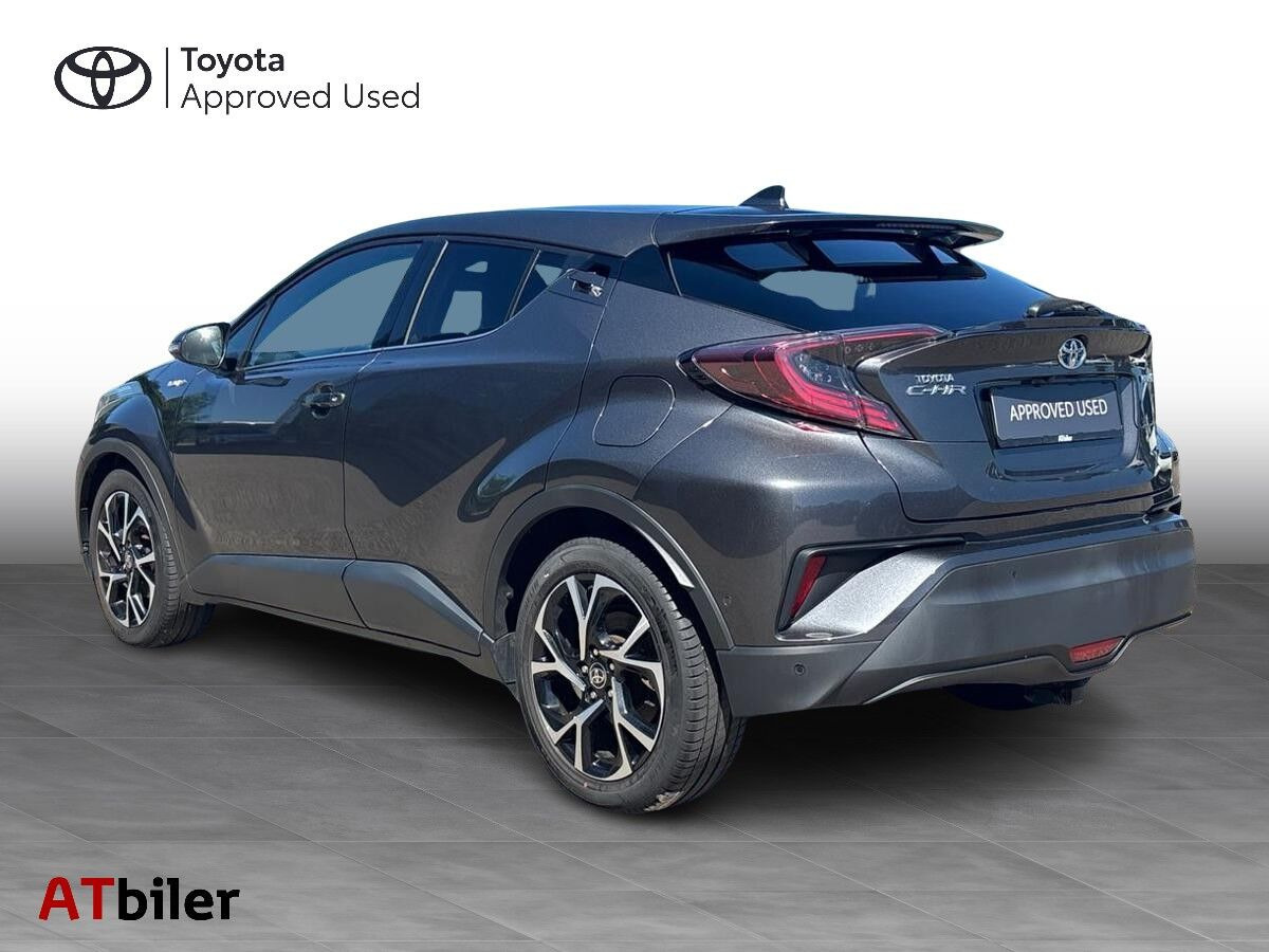 Sort Toyota C-HR fra 2019