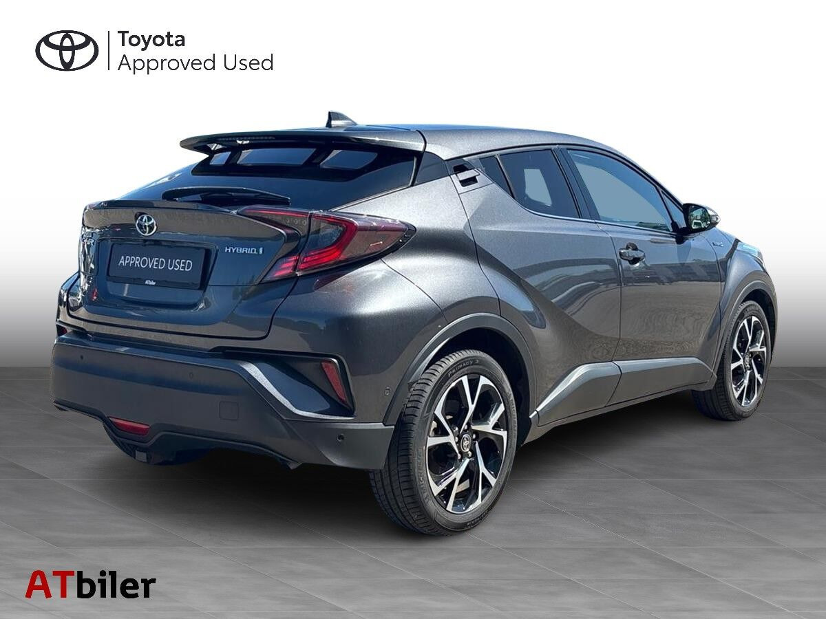 Sort Toyota C-HR fra 2019