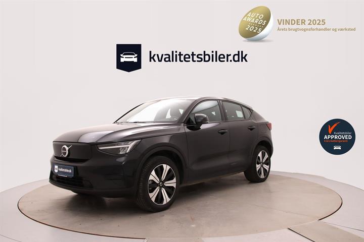 Sort Volvo C40 fra 2022 set udefra