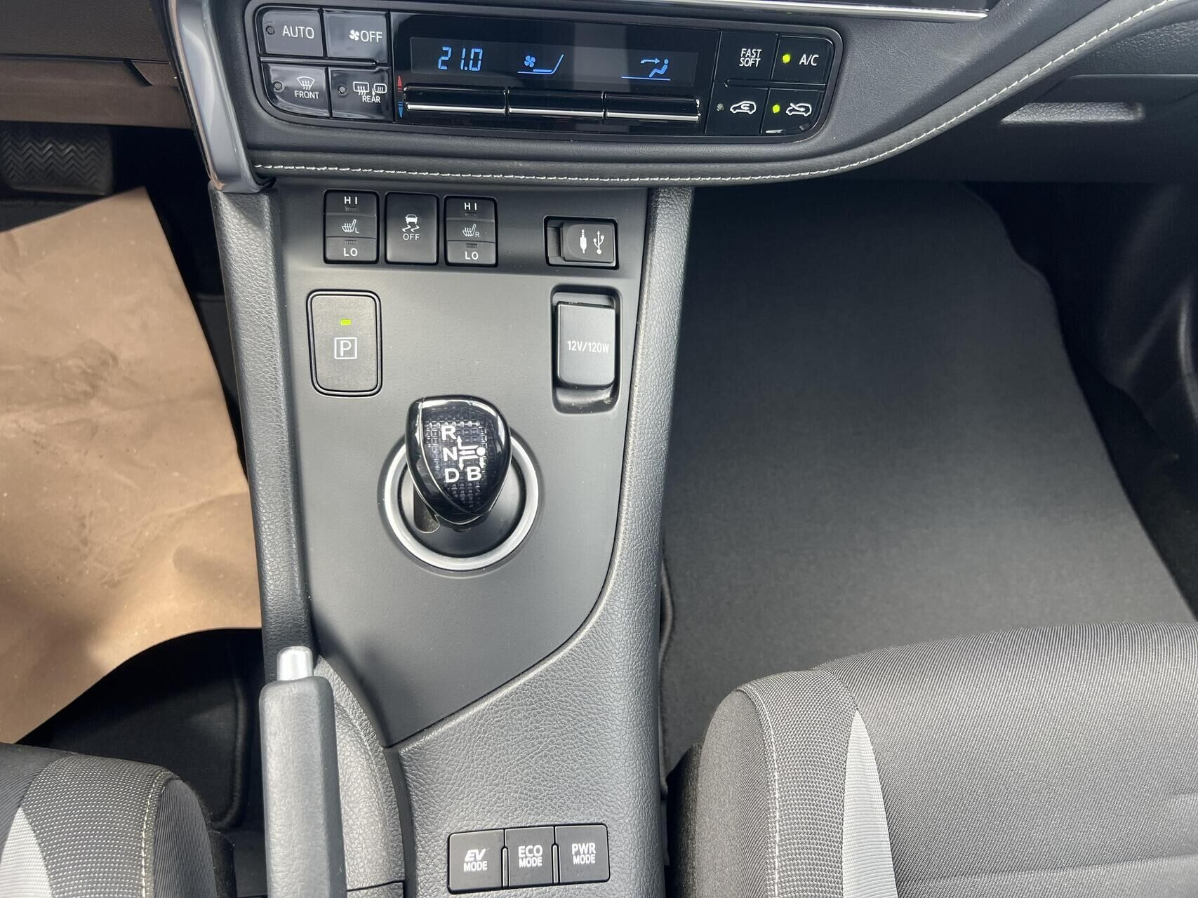 Bronze Toyota Auris fra 2017