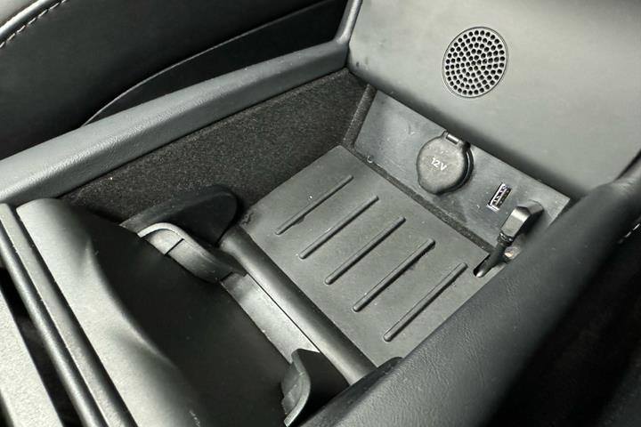 Grå Tesla Model S fra 2019