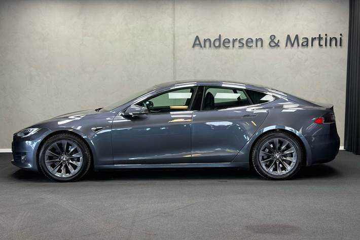 Grå Tesla Model S fra 2019