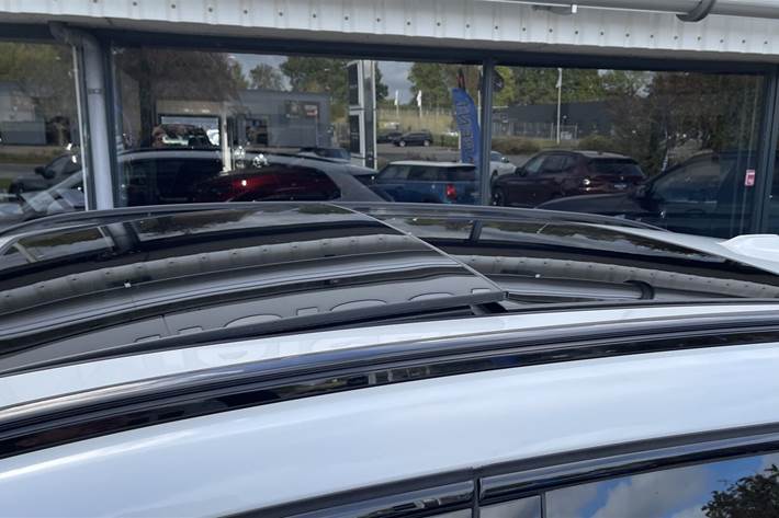 Hvid BMW iX1 fra 2024