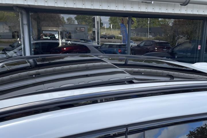Hvid BMW iX1 fra 2024