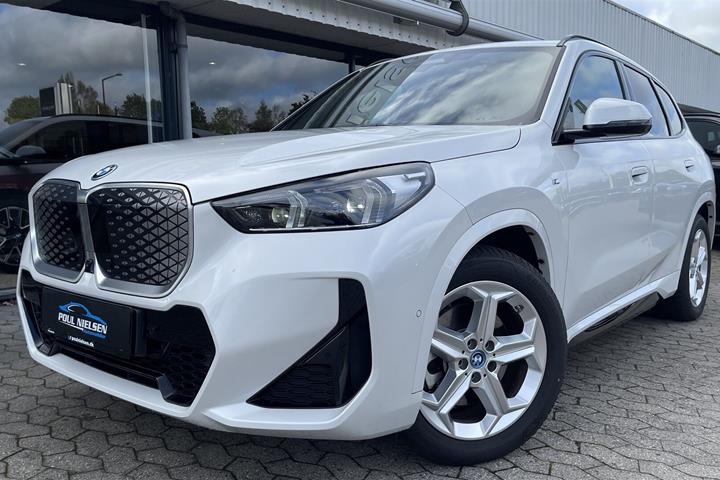 Hvid BMW iX1 fra 2024