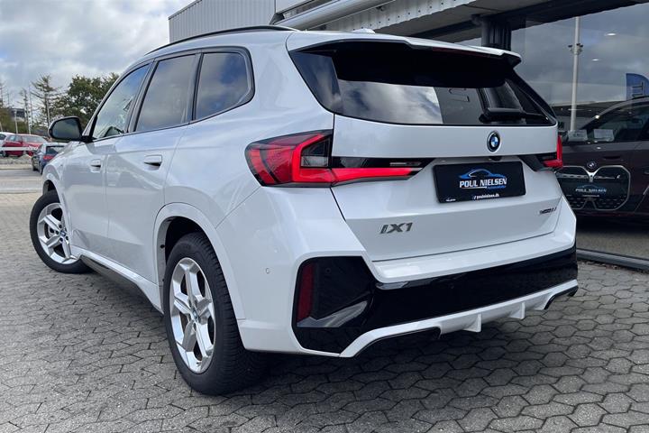 Hvid BMW iX1 fra 2024