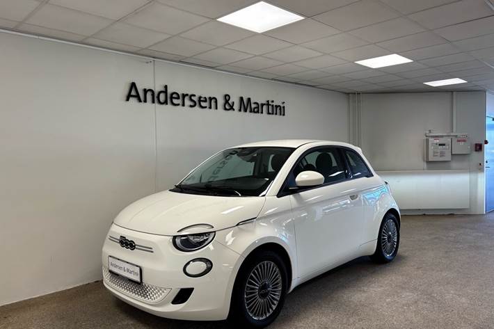 Hvid Fiat 500e fra 2023