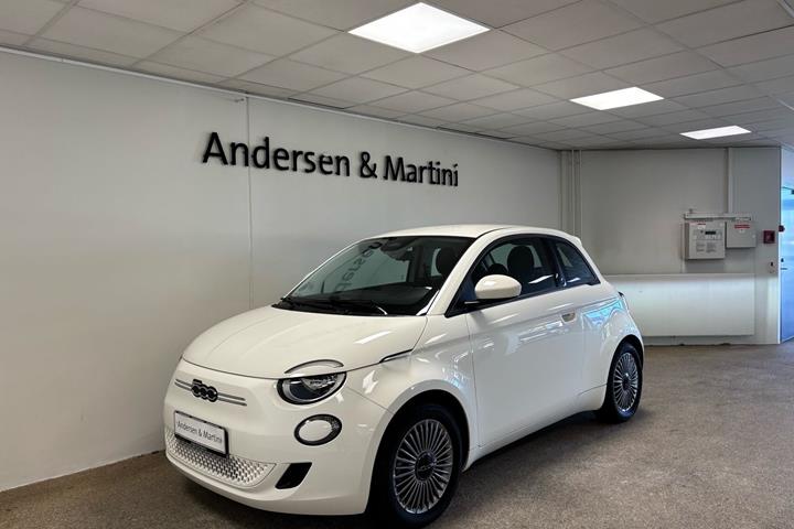 Hvid Fiat 500e fra 2023
