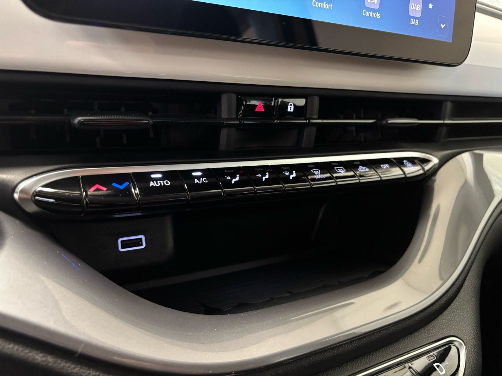 Hvid Fiat 500e fra 2023