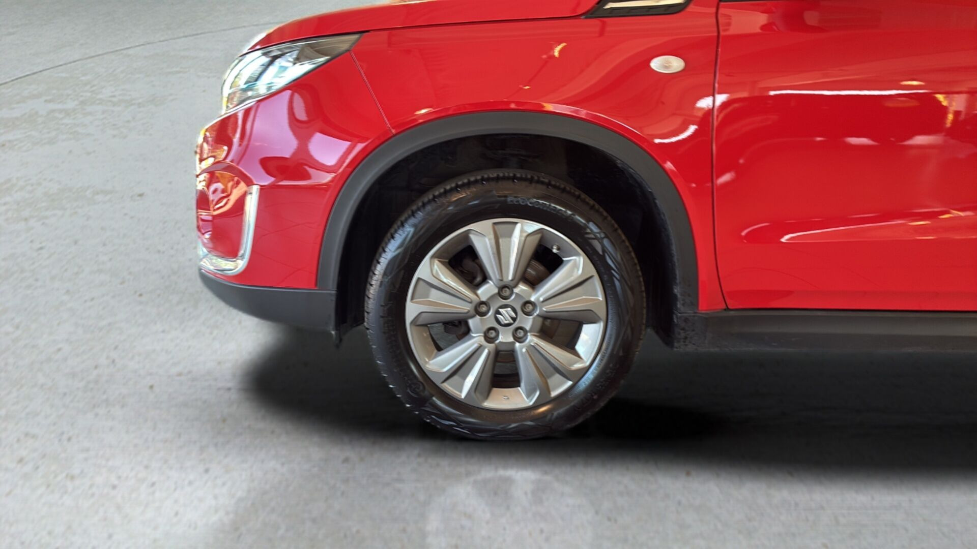 Rød Suzuki Vitara fra 2023