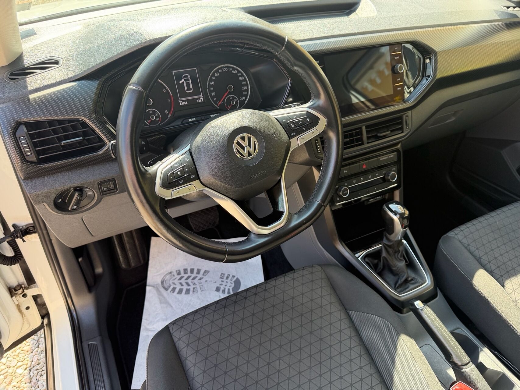 Hvid VW T-Cross fra 2020