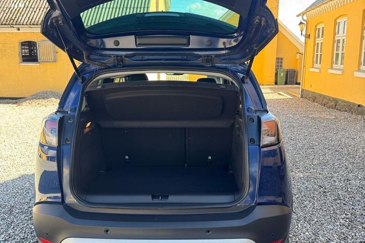 Blå Opel Crossland fra 2021