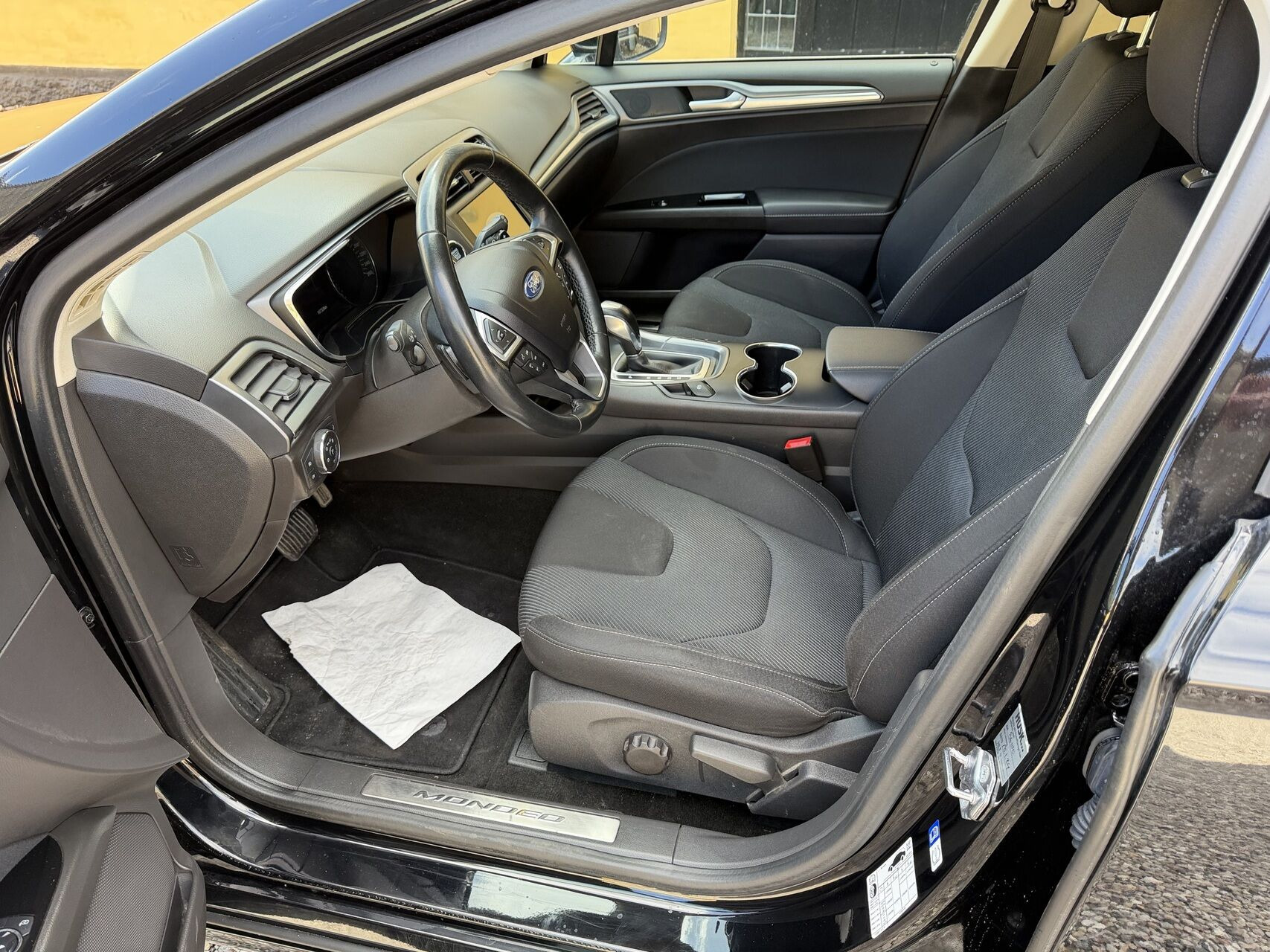 Sort Ford Mondeo fra 2019