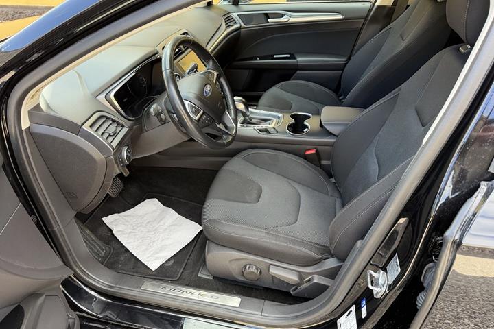 Sort Ford Mondeo fra 2019