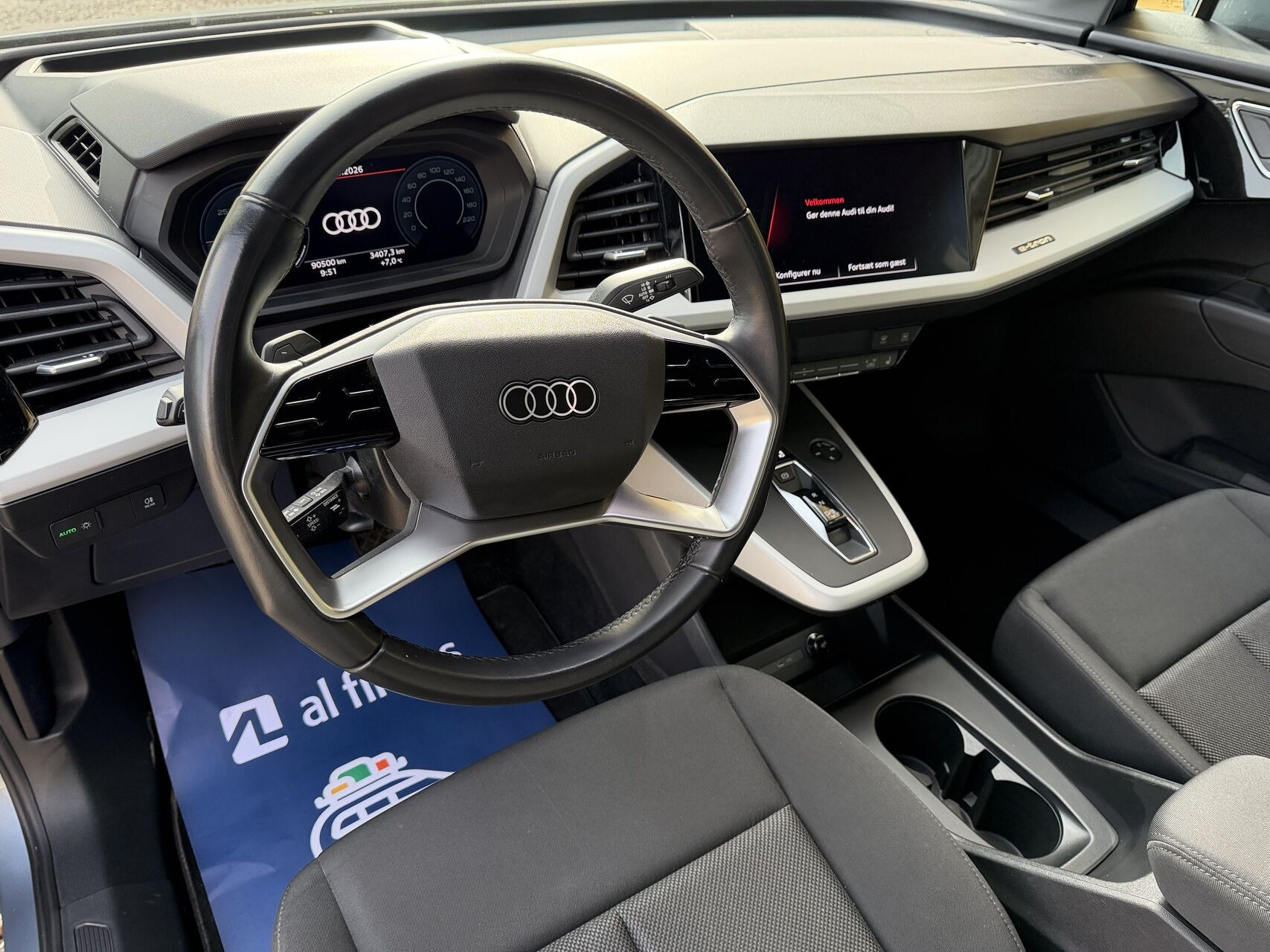 Grå Audi Q4 fra 2022